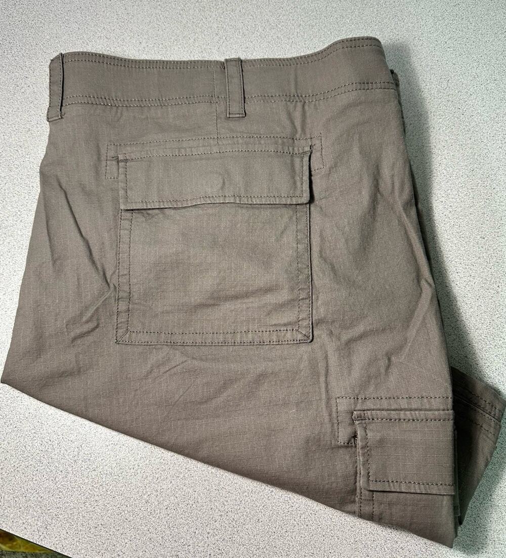 NWT Sonoma Mens Size 54 Ripstop Cargo Shorts 9” Inseam Dark Beige